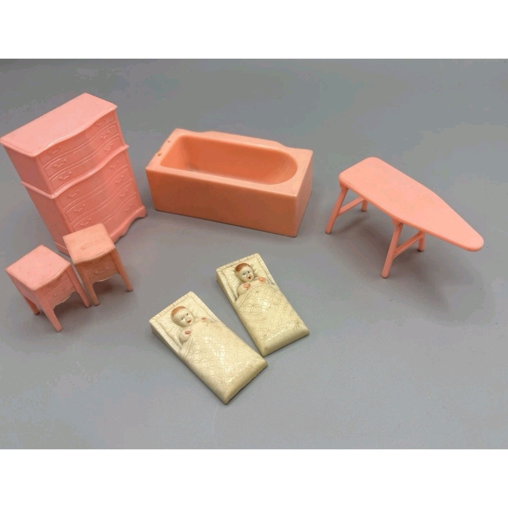 Vintage Renwal Plastic Doll House Furniture 8PC Dresser Bathtub End Table Baby